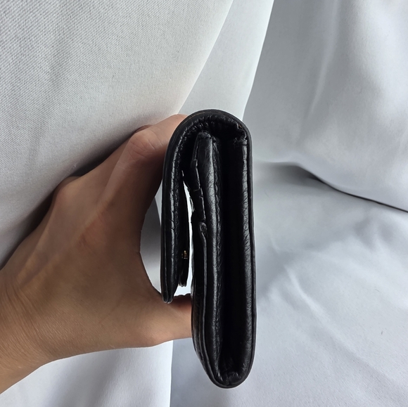 Tory Burch Black Wallet with Gold Logo - Picture 11 of 11